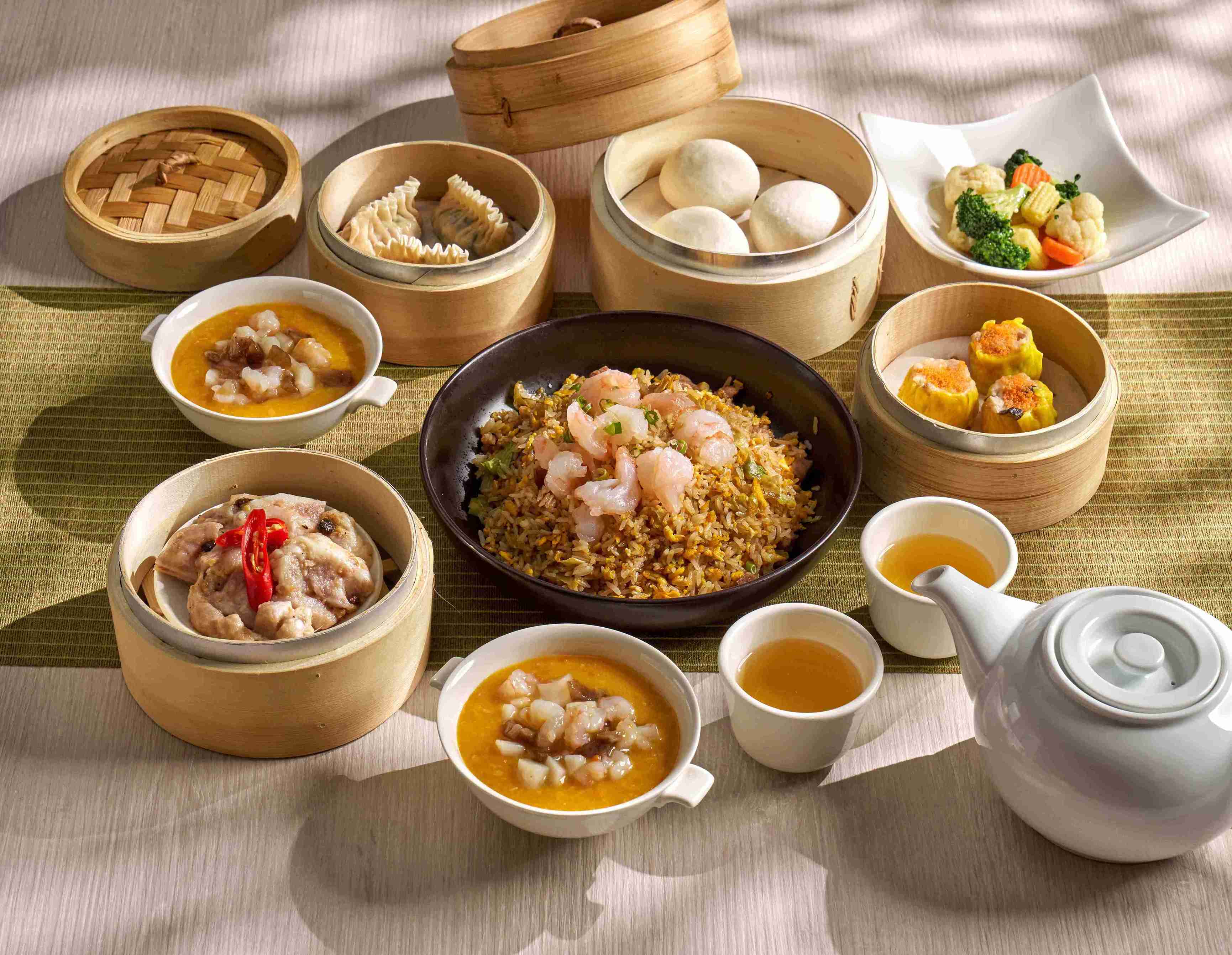 「福粵樓 港式飲茶」雙人組合餐只要NT$1,111，一次吃遍港味美饌七款料理。