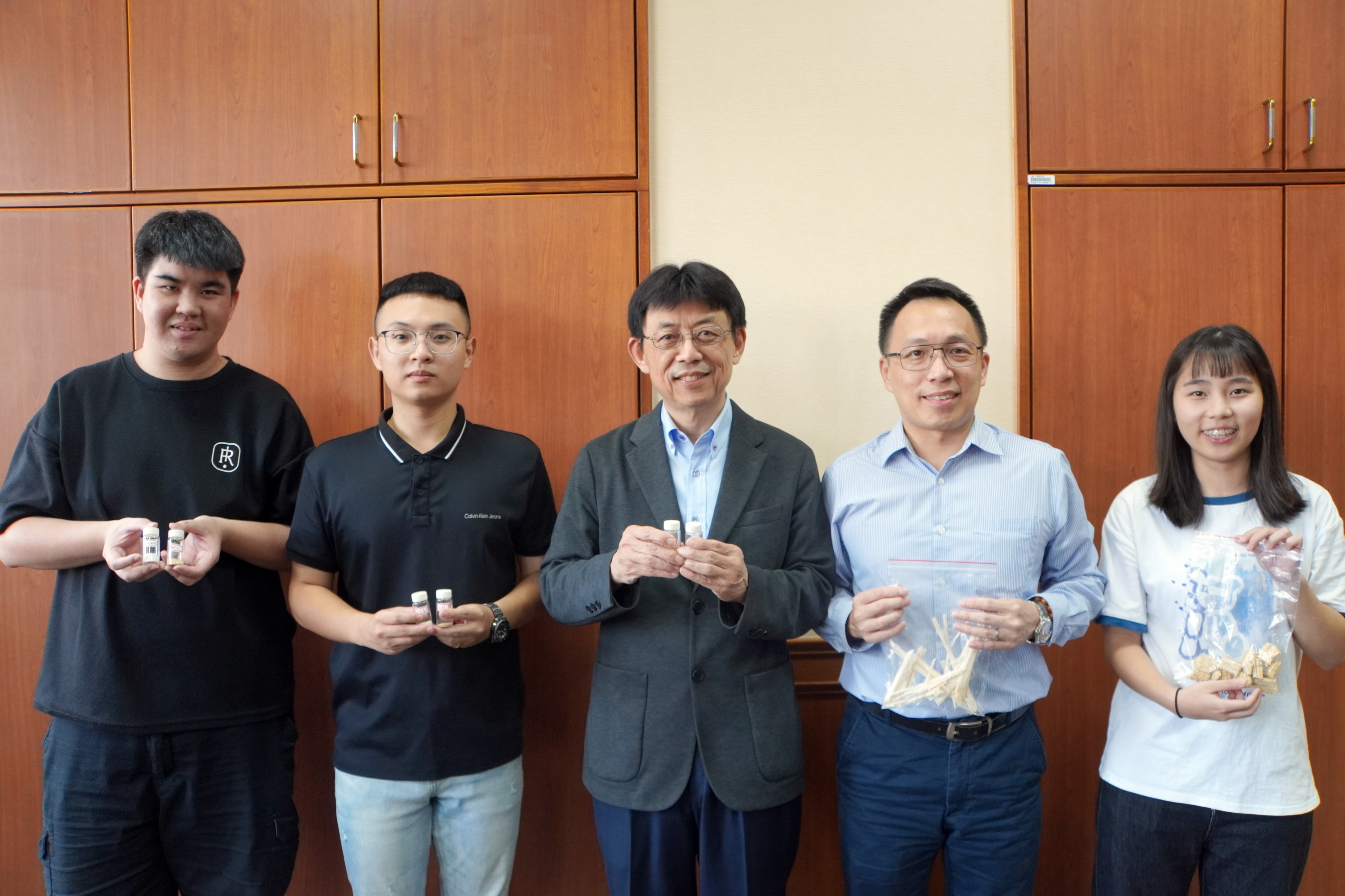 ▲大葉大學工學院在「2024第十五屆IIIC國際創新發明競賽」，榮獲4金5銀1銅的驕人成績，將於21日前往台北接受表揚。（記者張溎壕攝）