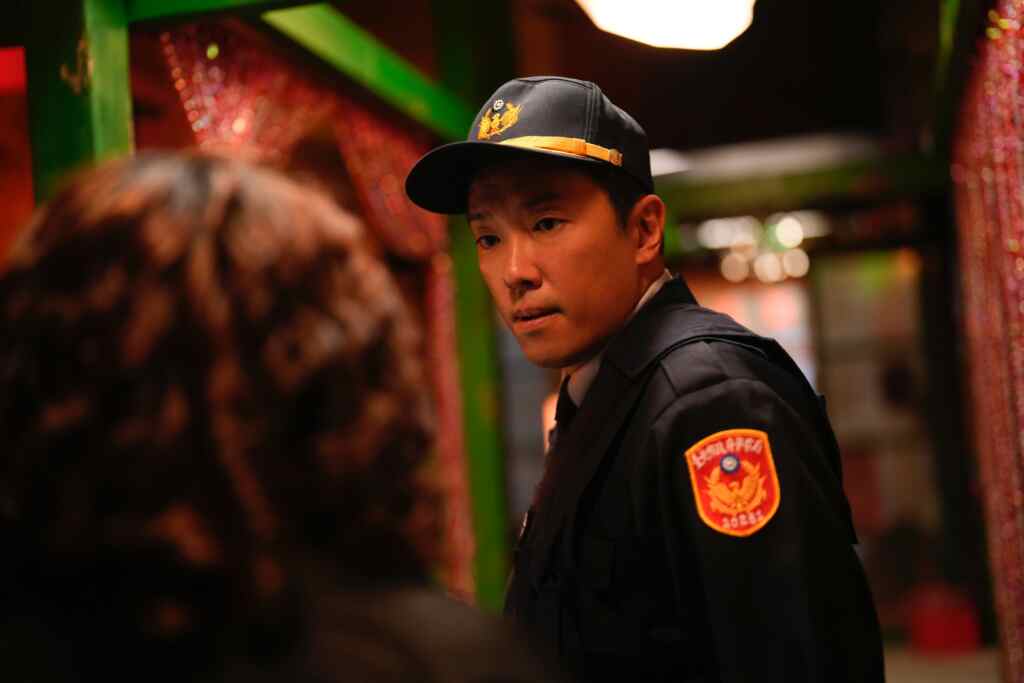 ▲段鈞豪在《鳳姐》飾演資深警察，也是影響鳳姐的關鍵角色。（后花園影像製作提供）