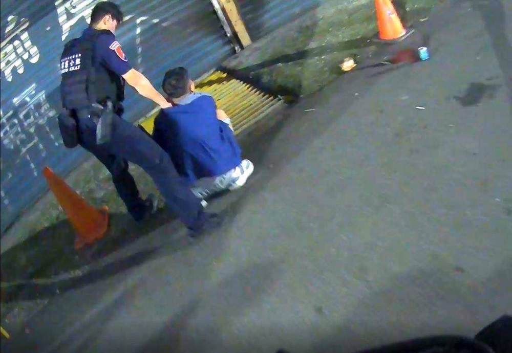 失聯移工見警拔腿狂奔 保大警風馳電掣秒逮上銬 231 248241107a07