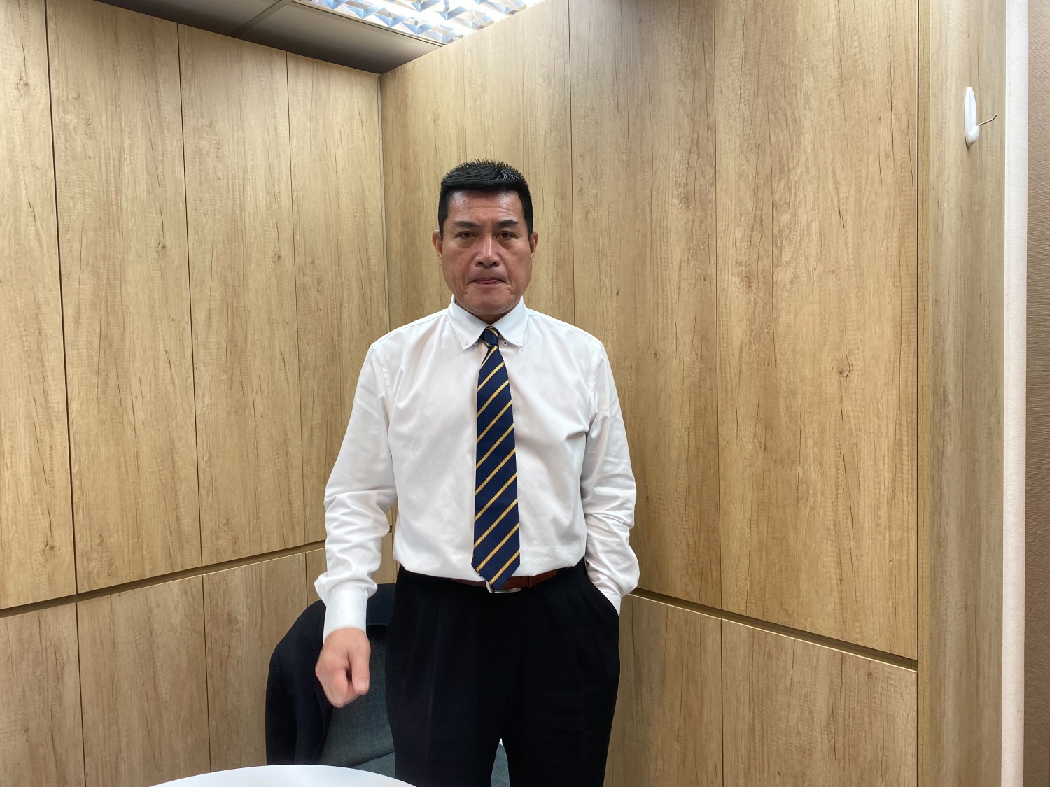 黃仁提醒外交部要有所警覺,美國立國2百年,他們唯一的政策主軸就是「美國利益至上」,千萬不能因為有美國做後盾就自以為「高枕無憂」。(記者包克明 攝)