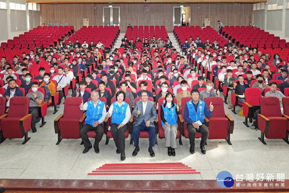 竹縣替代役備役役男治安維護組召集演訓在縣政府大禮堂辦理。
