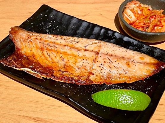 柒息地雙11推海鮮優惠，鯖魚鮮嫩又多汁。（柒息地提供）