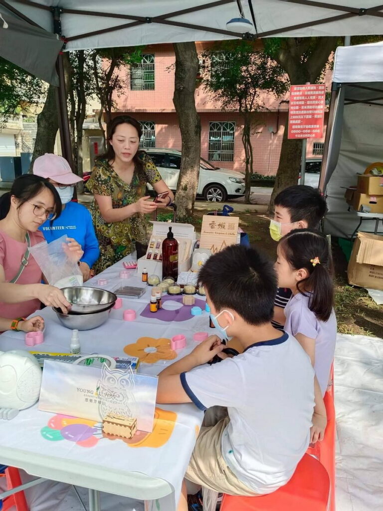 香域手作坊讓大家認識醫療級精油及如何運用在生活中 (圖/77巧克力共和國提供)