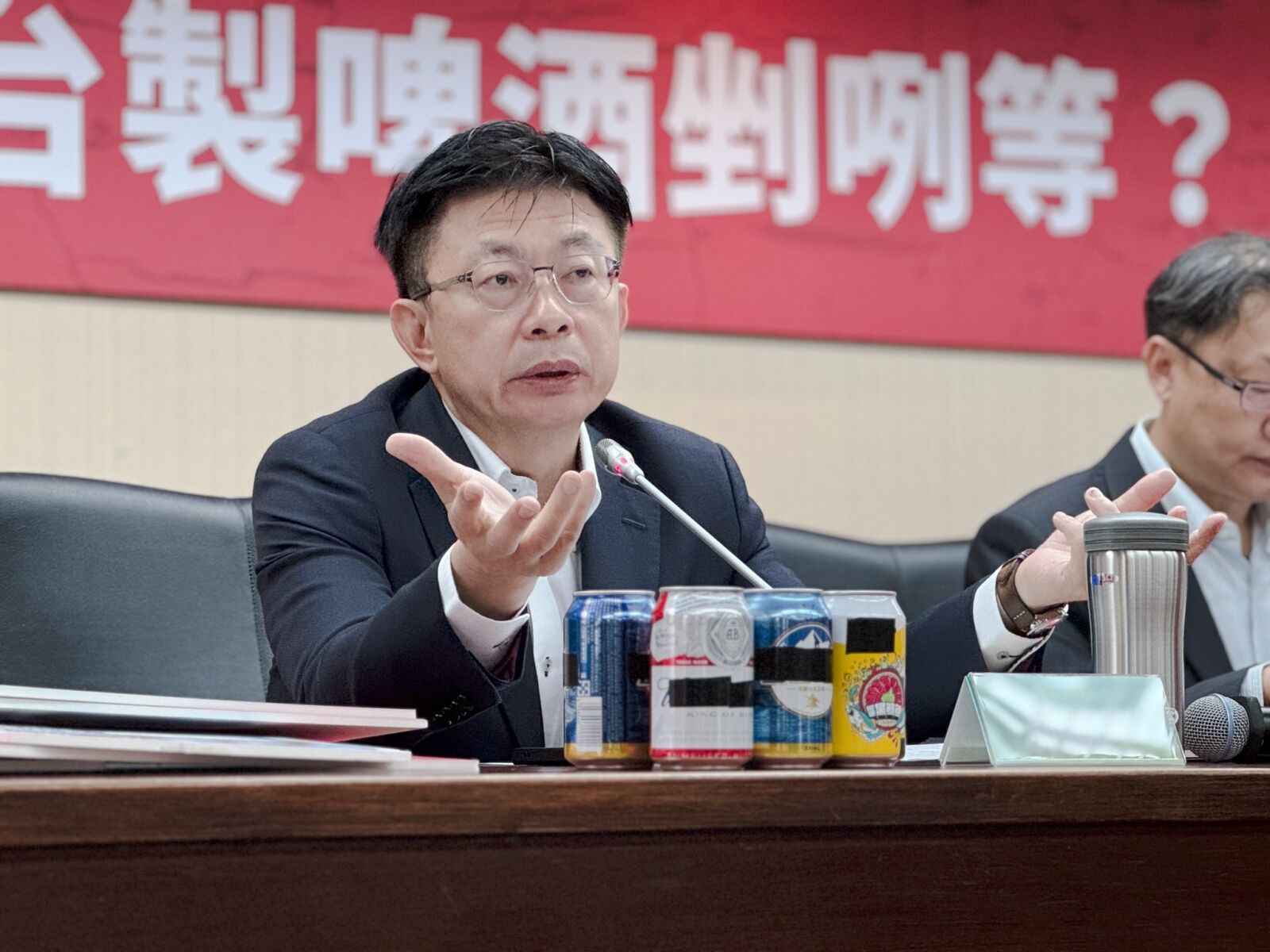 【紅啤來襲2-1】徐富癸揭每3罐啤酒1罐來自中國 郭國文:嚴重影響本土市場 236 【紅啤來襲2-1】徐富癸揭每3罐啤酒1罐來自中國 郭國文:嚴重影響本土市場 235