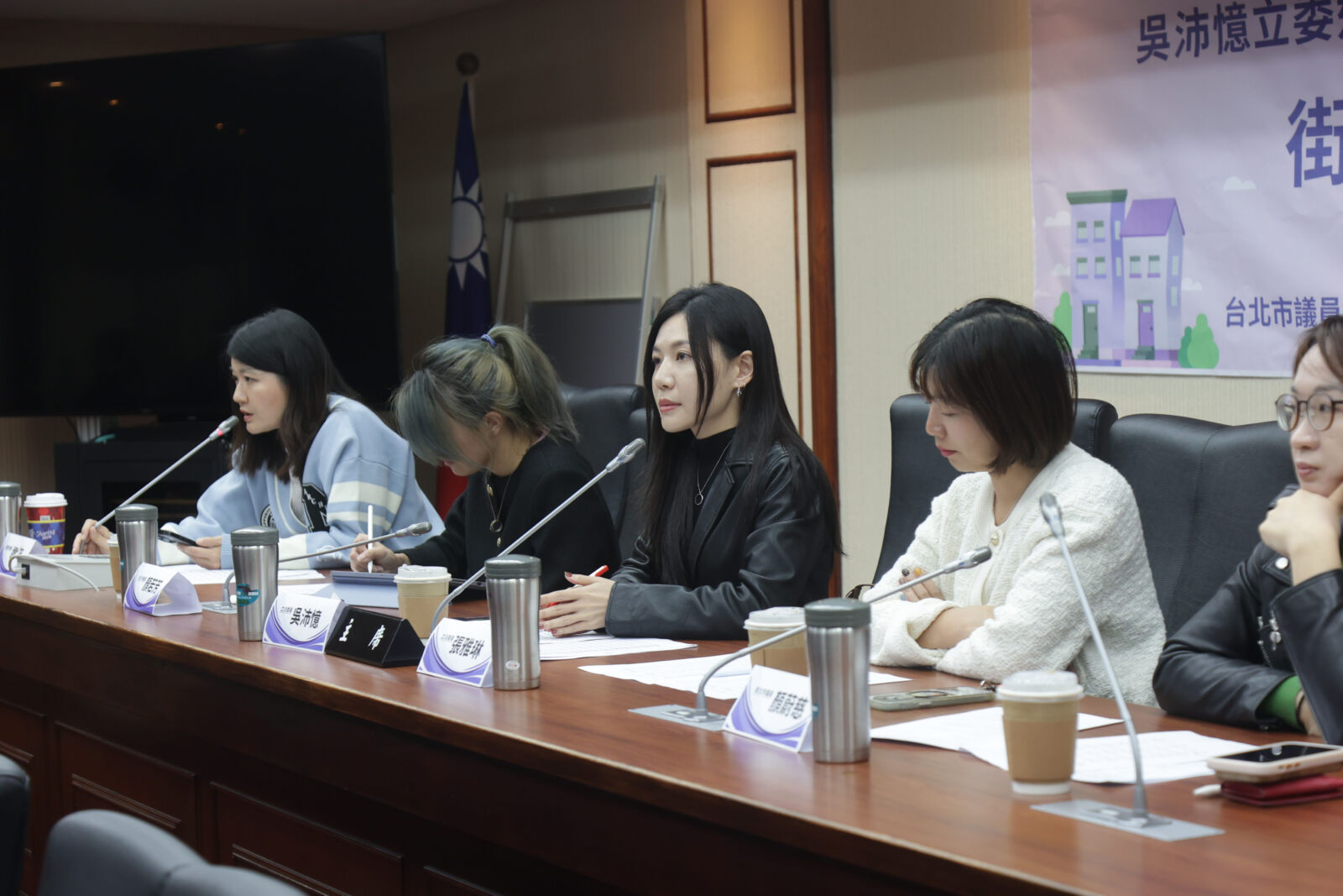 吳沛憶、張雅琳聯手推動無家者安置 艋舺公園將改建需提早因應 208 吳沛憶、張雅琳聯手推動無家者安置 艋舺公園將改建需提早因應 207