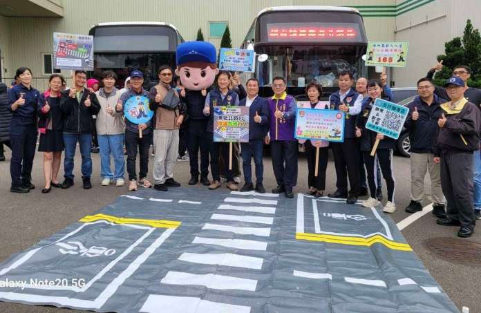 企業號召捐血救人 大園警熱情響應不忘宣導反詐、交通安全 62 307064 0