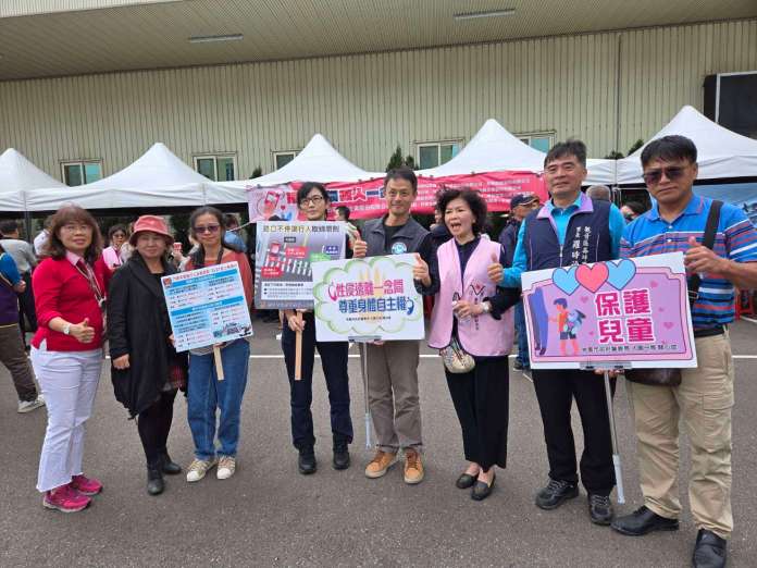企業號召捐血救人 大園警熱情響應不忘宣導反詐、交通安全 63 307063 0
