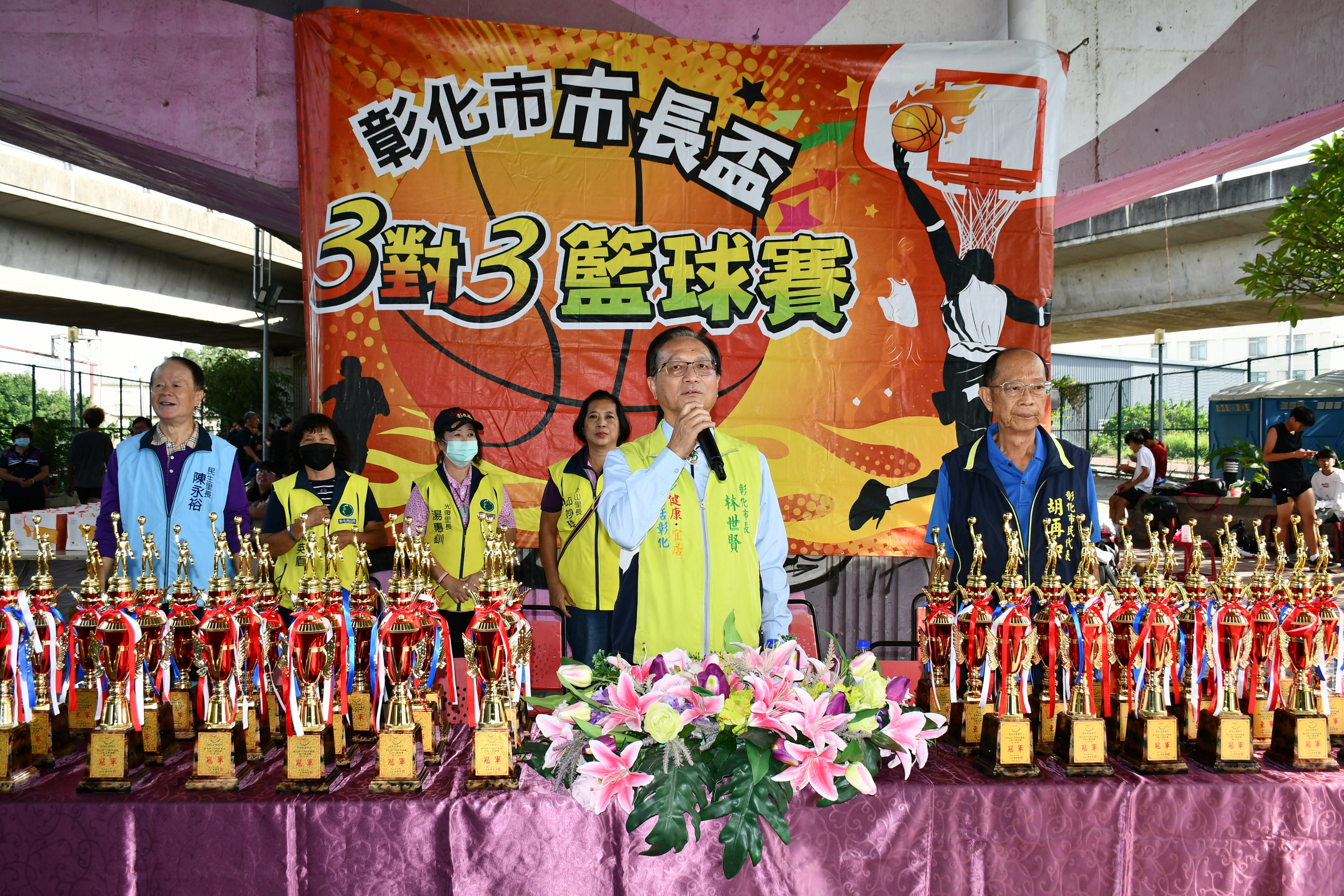 ▲彰化市第113屆市長盃三對三籃球賽在中彰運動公園熱鬧開賽，現場充滿青春活力與濃厚的競技精神。（記者張溎壕攝）