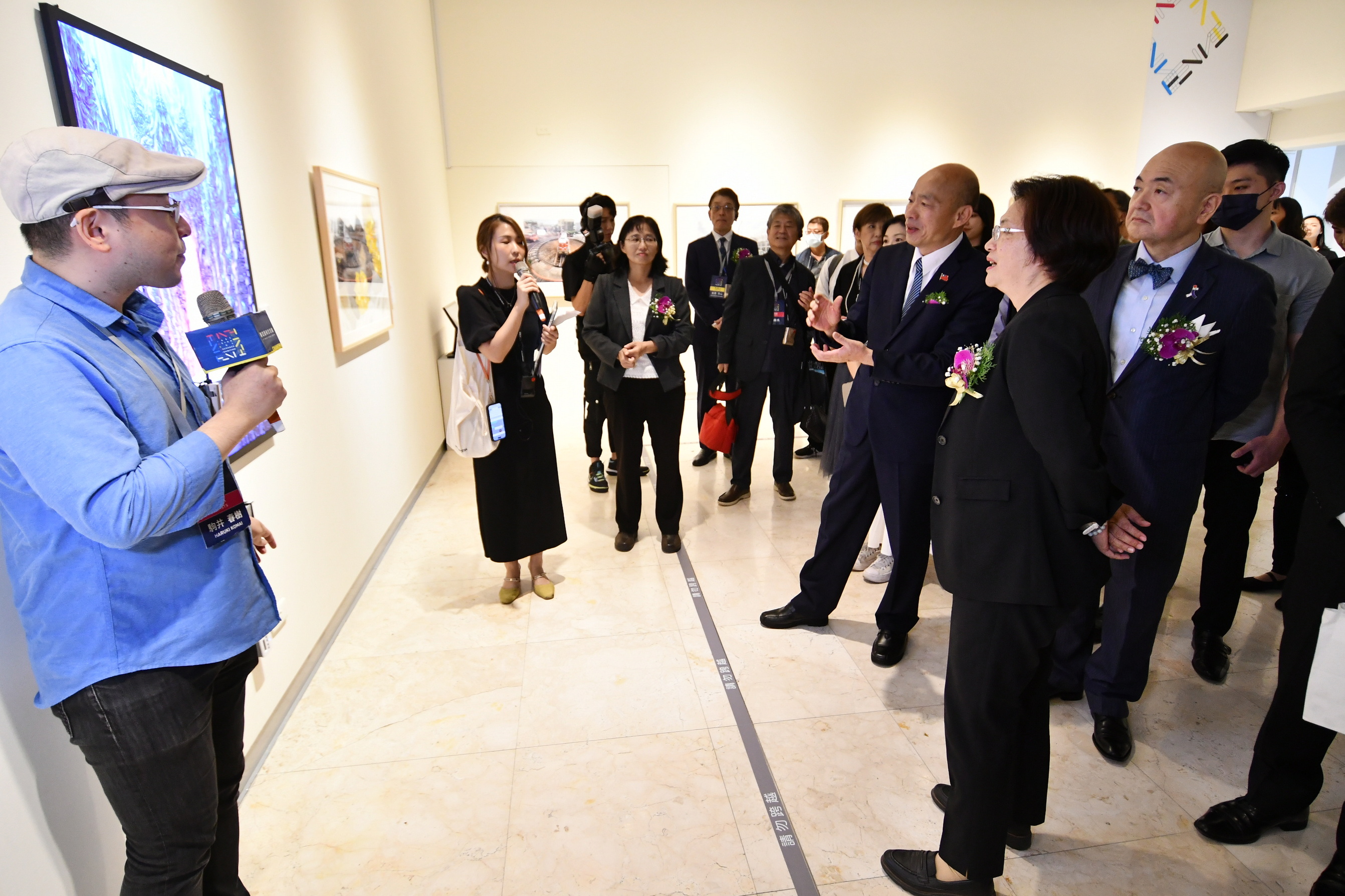 ▲2024東亞藝術交流展在縣立美術館首展，這次展覽匯聚來自日本及泰國29位國際藝術家及31位台灣本土藝術家，共展出62件經典創作。（記者張溎壕攝）