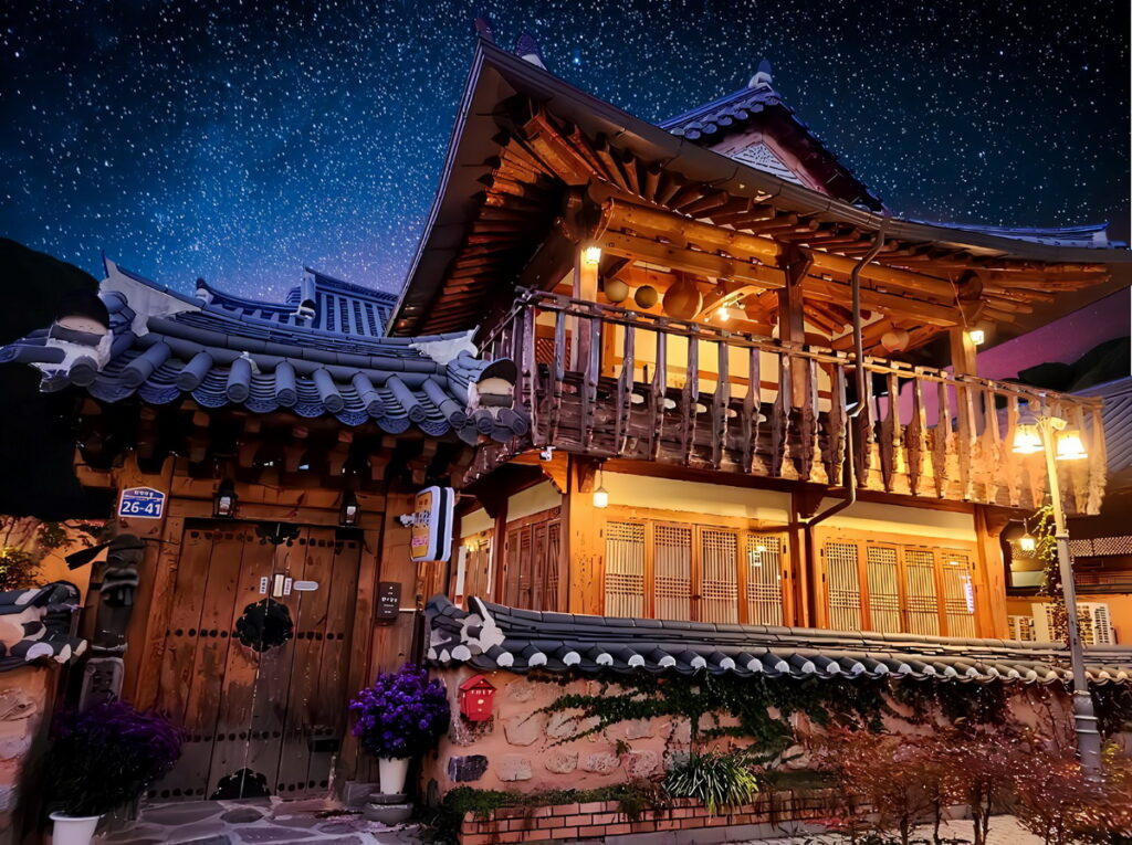 「韓國」「全州」的「Hanji Gguljam」擁有獨特的二樓環廊,讓旅人可於此悠閒的欣賞庭院的美景。(圖片由Booking.com提供)