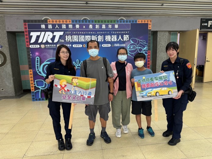 桃警前進桃園國際新創機器人節 宣導交通安全觀念 64 S 753033233 0