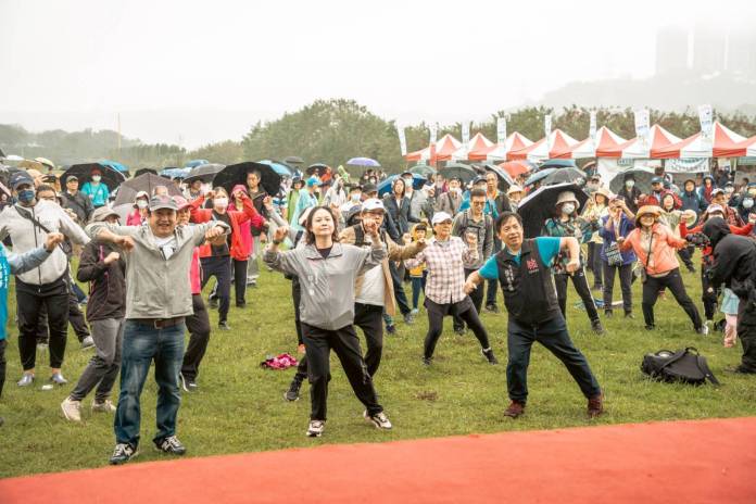 大溪區公所健走活動熱情登場 逾5000民眾共襄盛舉 76 451657 0