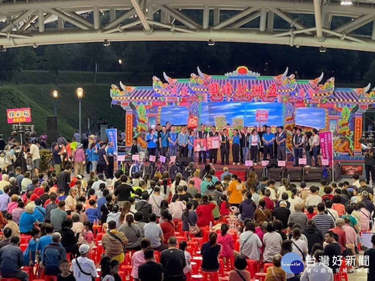 議長盃健行布袋戲演出。林重鎣