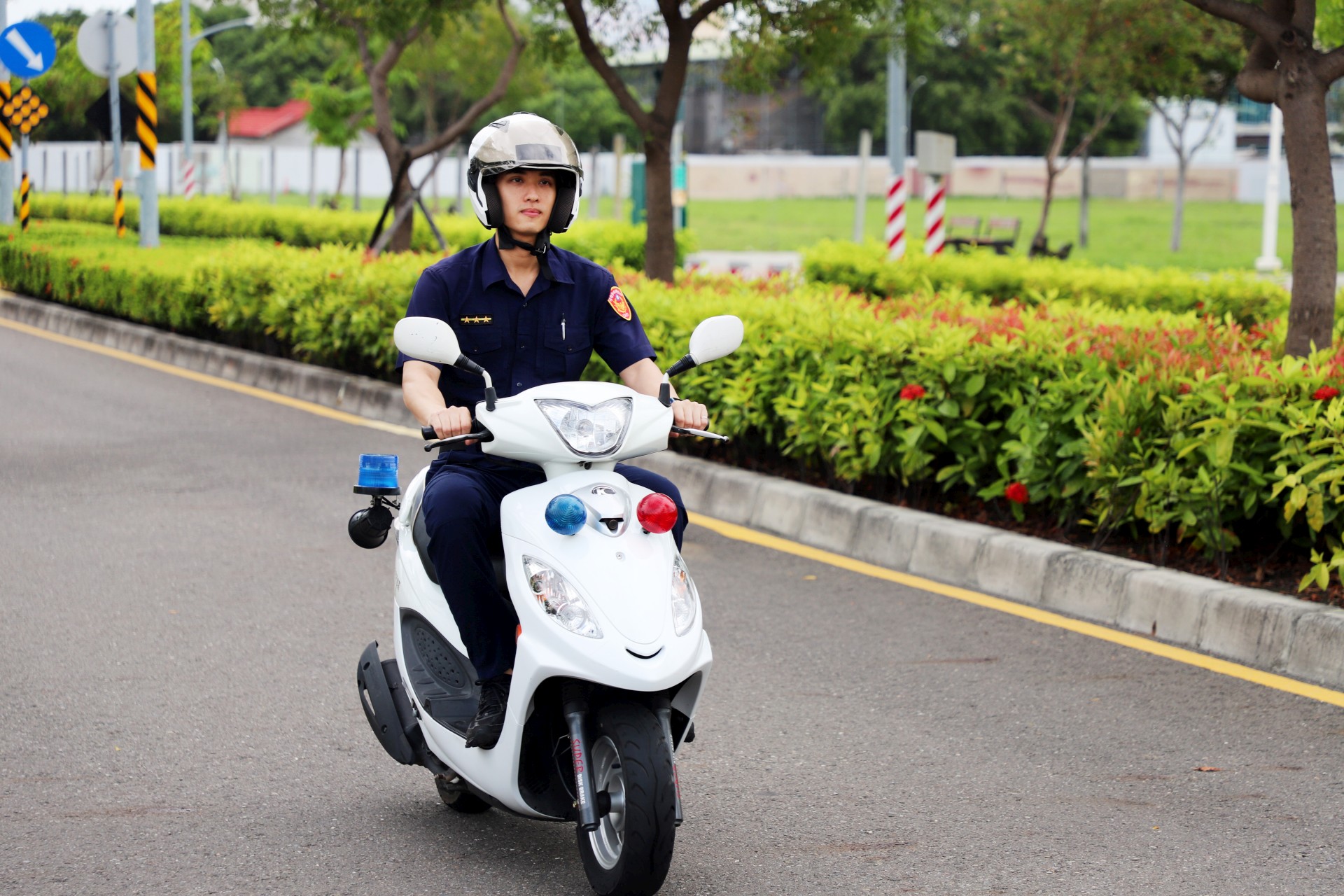 行車禮讓、不超速!高雄市政府拍片宣導行車不搶快 行車禮讓、不超速!高雄市政府拍片宣導行車不搶快