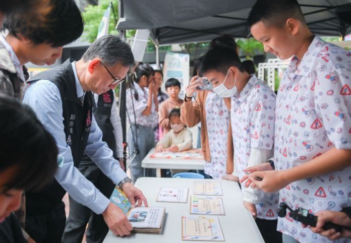王明鉅出席桃市兒少嘉年華 呼籲社會共護兒童人權 21 20241109191229751