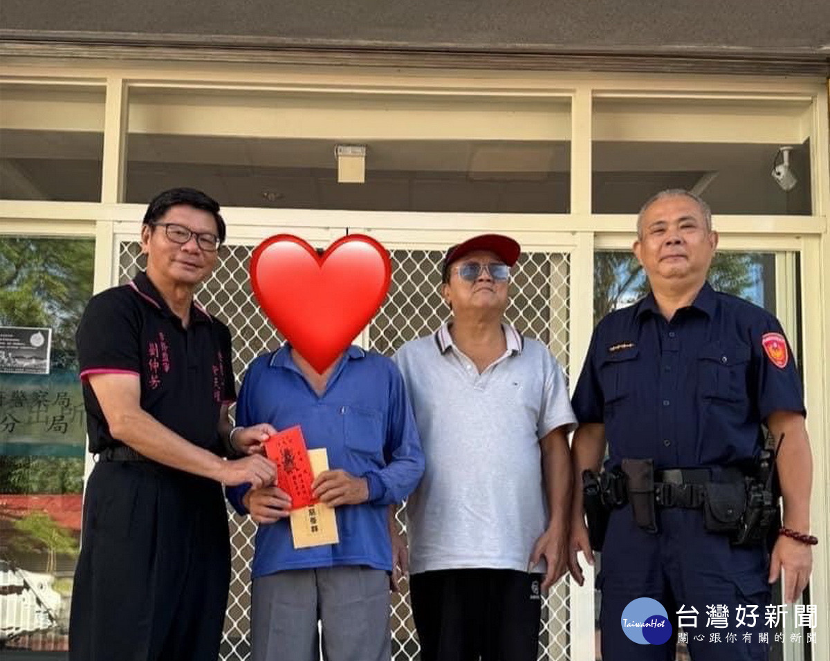 鹿谷竹林派出所協助村民度難關。(竹山分局提供)