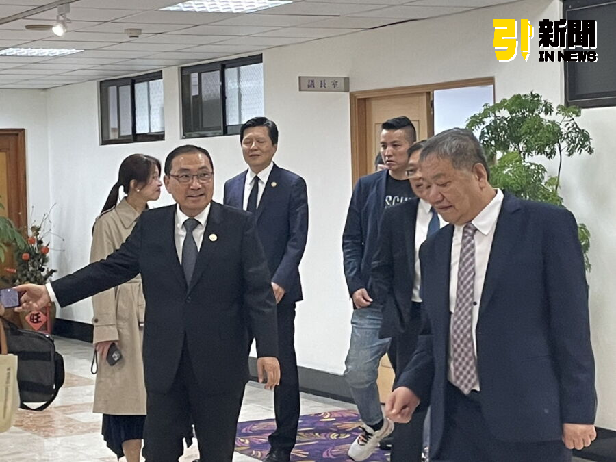 圖/新北市長侯友宜並未馬上離開議會而是轉往議長室等待。(記者陳志仁攝,2024.11.11)