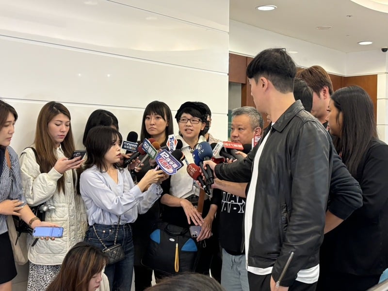 璩美鳳(左6)12日受訪時表示,當時大家都支持藍白合,柯文哲吃定以為會委屈吞下去,但愈隱忍愈痛。中央社
