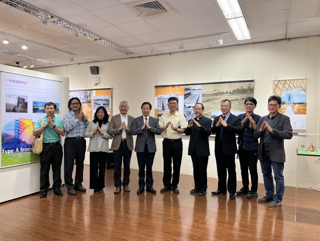 校長張國恩(左五)表示,東海大學將一路的成果和大家分享,未來將持續活化建築,期盼路思義教堂更具影響力。(圖/東海大學提供)