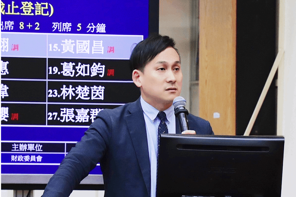 葉元之爆TaiwanPlus仍稱川普重罪犯 痛批文化部「豬隊友」影響台美關係 216 照片來源:葉元之國會辦公室