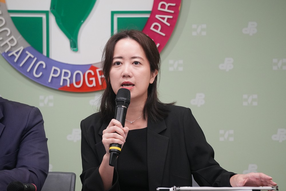 批藍白癱瘓憲法法庭 戴瑋姍:侵害人民訴訟權 190 批藍白癱瘓憲法法庭 戴瑋姍:侵害人民訴訟權 189