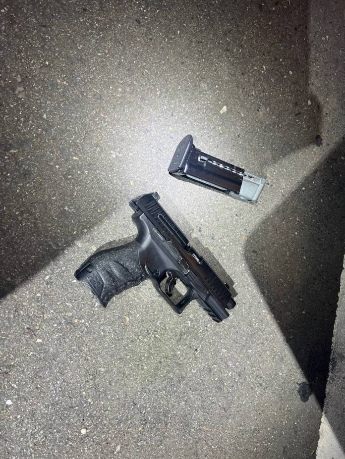 深夜停車場扮刑警拿玩具槍引恐慌 男子下場GG了 57 530168