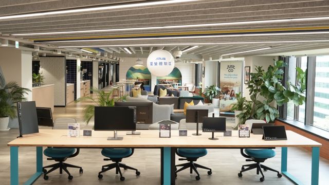 華碩、justco打造雙螢行動辦公室,開創高效多工新視界。