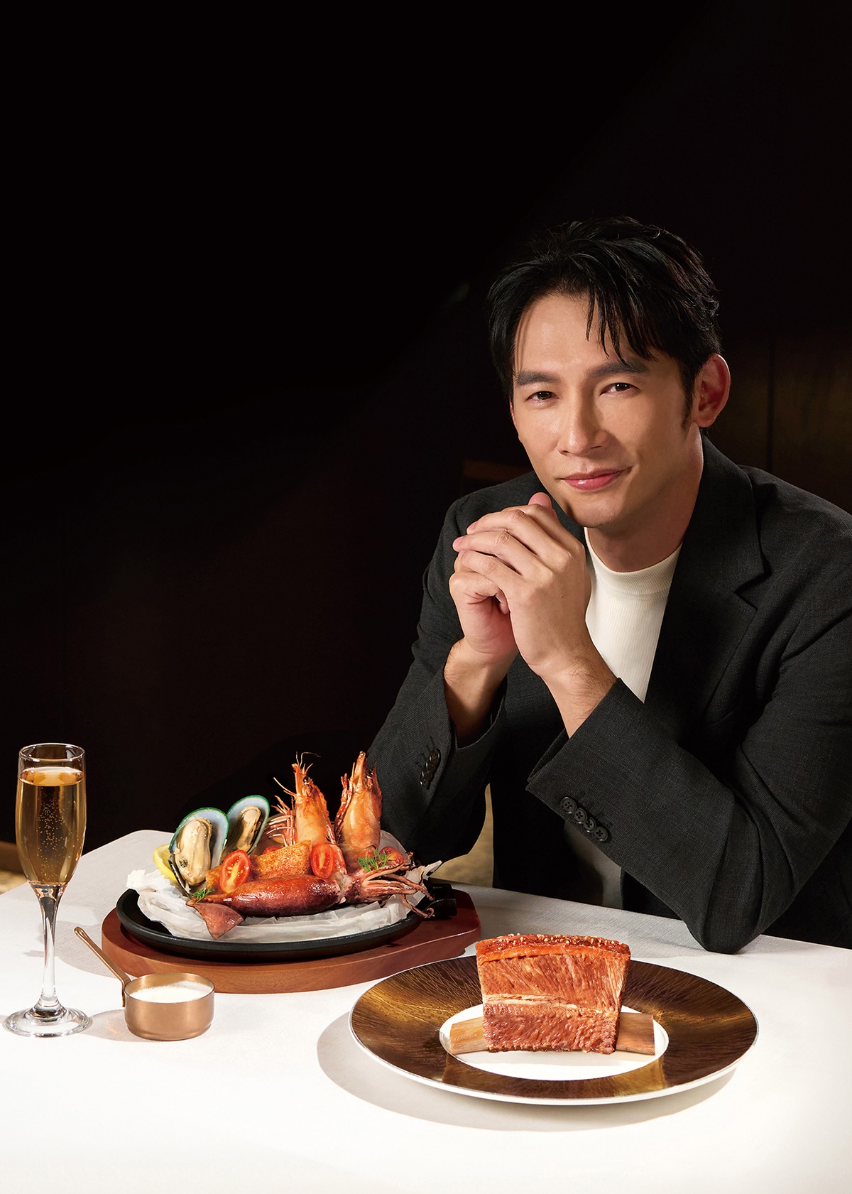「王品牛排」今年生日月邀請知名演員溫昇豪擔任生日慶祝大使，與粉絲在社群上為「王品牛排」熱烈慶生。