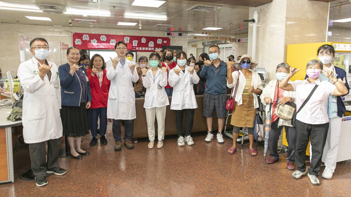二基醫院迎接感恩節健康宣導　媽媽吃的好寶寶自然好