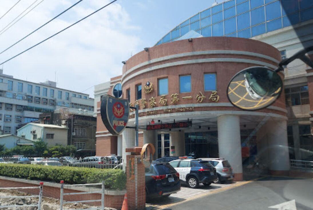 嘉義劣警吸喪屍毒品 臉上不明痘瘡露餡遭羈押禁見 212 嘉義劣警吸喪屍毒品 臉上不明痘瘡露餡遭羈押禁見 211