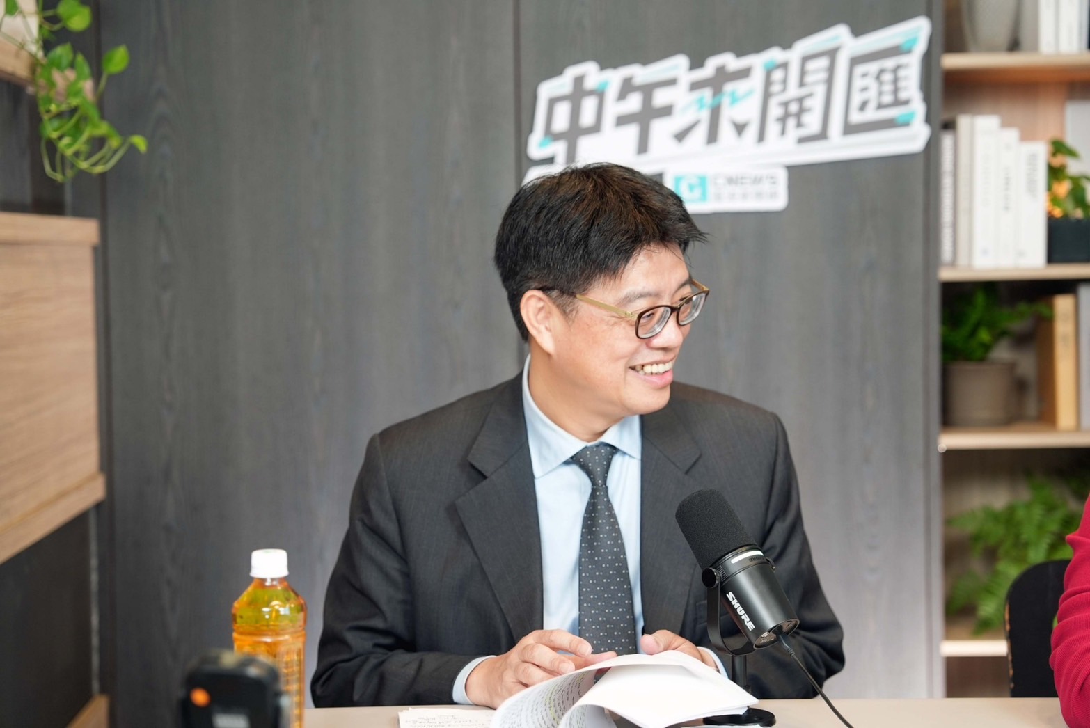 中午來開匯/邱垂正談李貞秀「中國籍配偶」爭議 須放棄外國籍保障國家忠誠 206 中午來開匯/邱垂正談李貞秀「中國籍配偶」爭議 須放棄外國籍保障國家忠誠 205