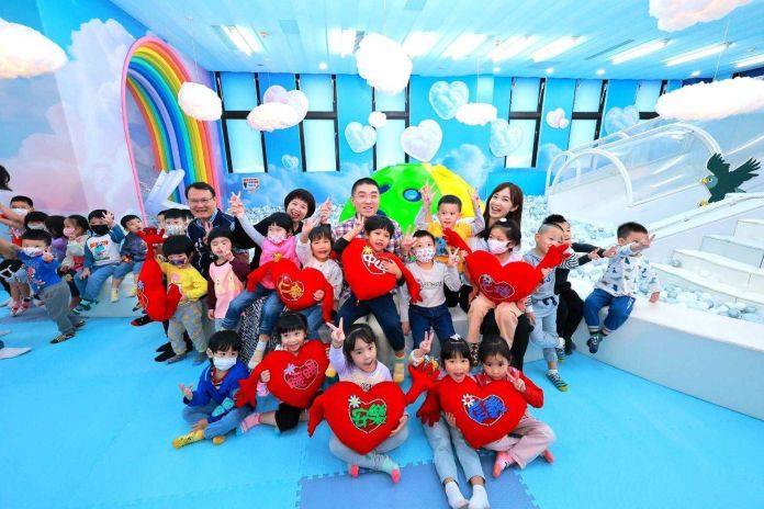 仁愛室內兒童樂園盛大開幕 市鳥黑鳶陪伴孩子遨遊夢幻樂園 70 S 15048731