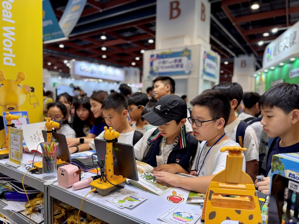 Straight A晶盛科技參與2024臺灣教育科技展