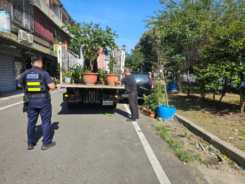 路障嚴重影響交安、清道專案再出擊! 黃念生:加強對路障勸導與取締