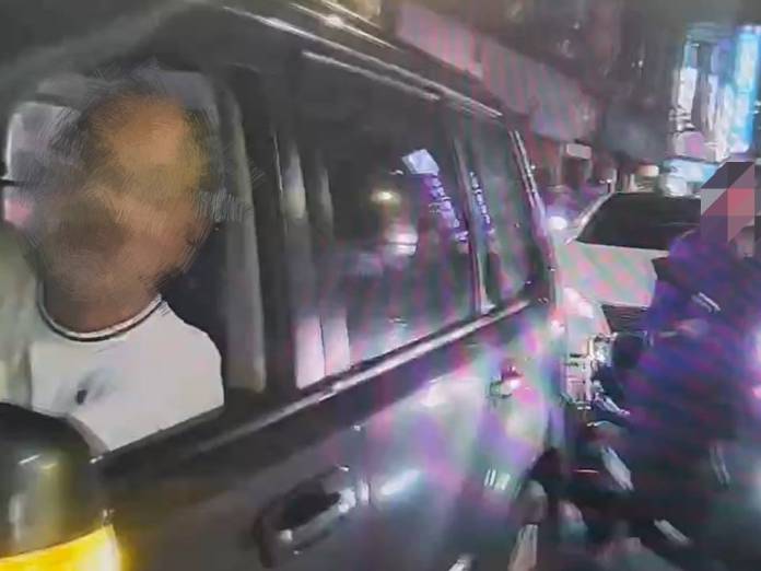 桃警等紅燈遭撞 肇逃男酒測值0.55 60 2000777 0