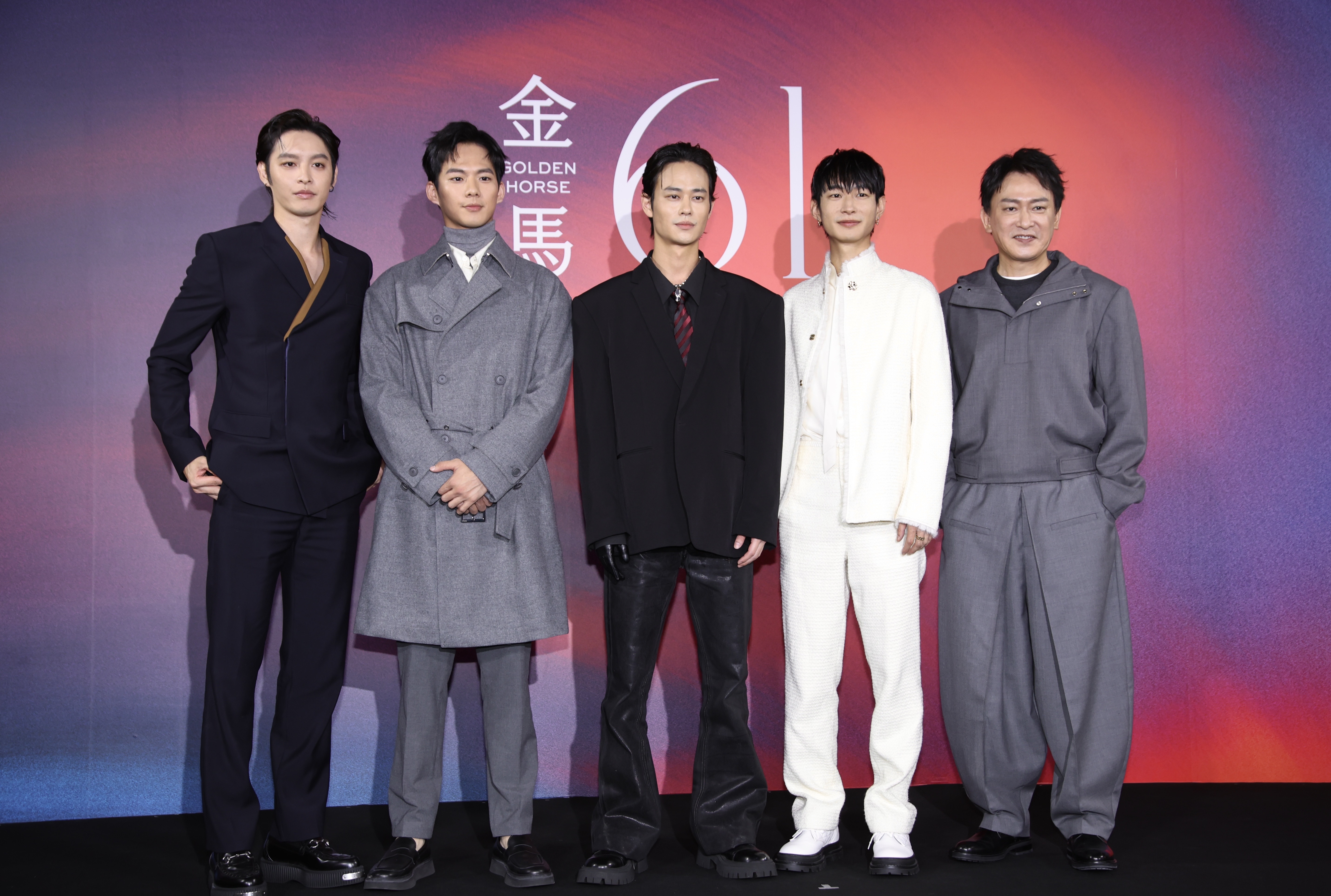 演員王識賢(右起)、黃河、夏騰宏、吳念軒、曹佑寧出席《星空下的黑潮島嶼:第1-2集》金馬影展星光首映活動。圖/田瑜萍攝