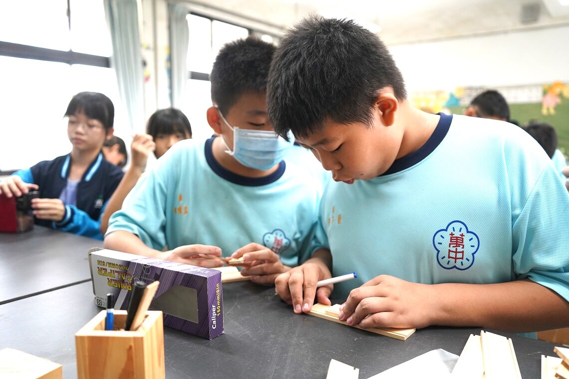 企業合作推動「國中技藝教育扎根計畫」 屏縣府結合在地產業適性發展