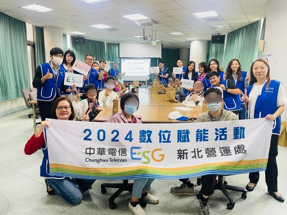 南一書局打造沉浸學習體驗 發霸廣告機進駐沅星飛行中心 中華電助視障聽劇享樂趣 232 cnews207241115a03