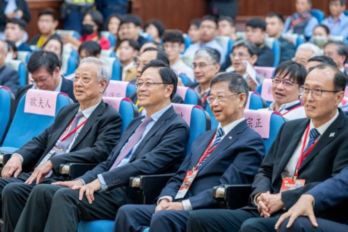 張善政出席土木水利工程論壇 強調公共工程須以長遠眼光規劃 54 20241115162449388