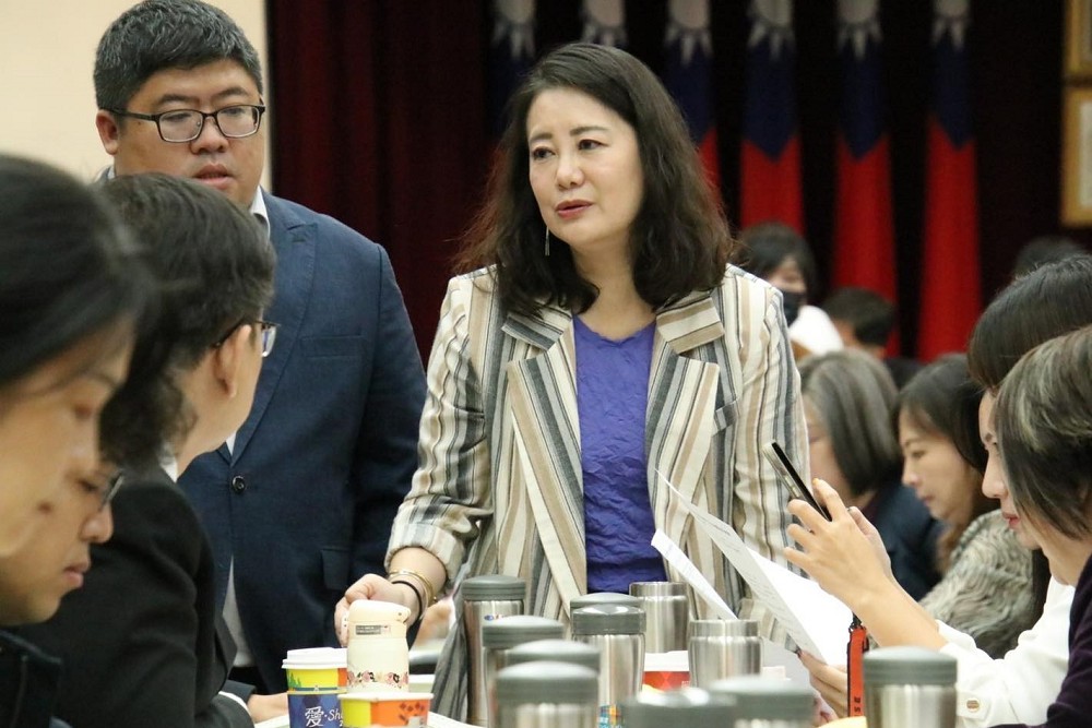 批國民黨突襲《選罷法》滅罷免權 吳思瑤酸:狐狸尾巴露出來! 210 批國民黨突襲《選罷法》滅罷免權 吳思瑤酸:狐狸尾巴露出來! 209