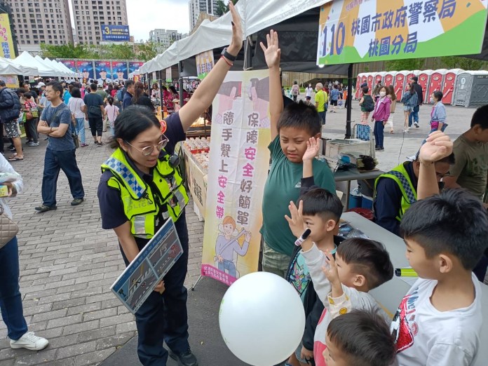 桃警前進公益園遊會 提升民眾交安意識 61 IMG 2547