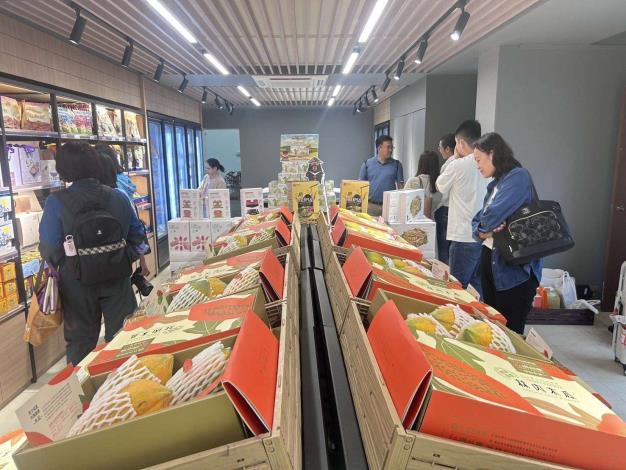 雲林良品上架新加坡，大受當地民眾歡迎。