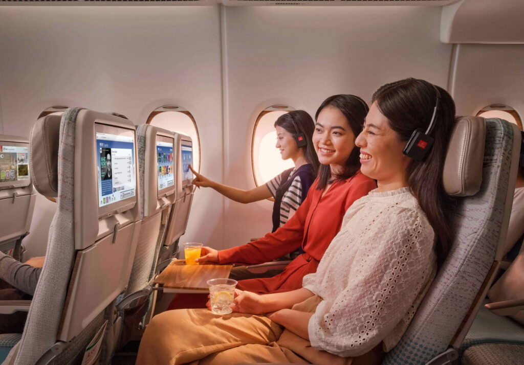 阿聯酋航空擁有超過6,500個頻道的ice機上娛樂系統,獲Business Traveller Awards 2024評選為「最佳機上娛樂」