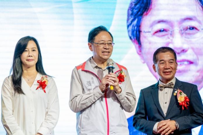 桃市屏東同鄉會理事長交接 張善政盼成員一同為桃園打拼 75 20241116214501450