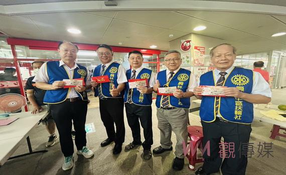 大氣魄的募血感恩禮 中區扶輪社楊志偉社長率社員身先挽袖募得血袋量衝高269袋