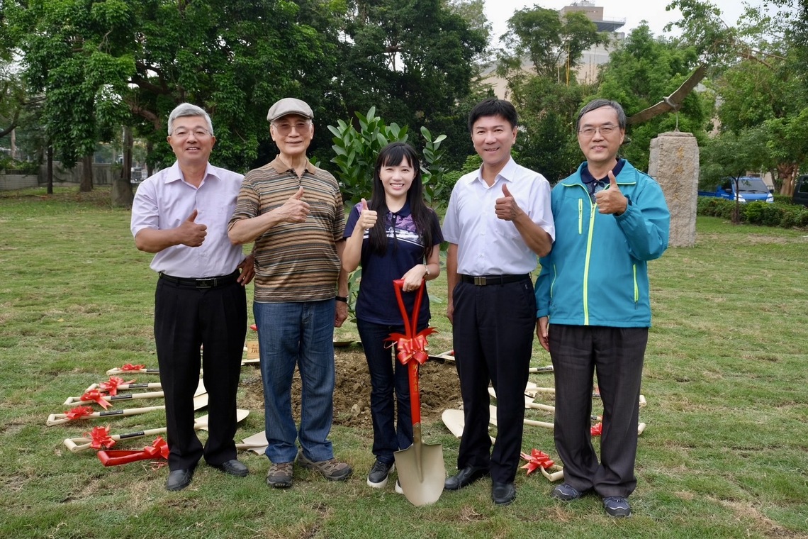 漾新聞|小港高中32週年校慶展現永續願景 植樹減碳共築淨零校園