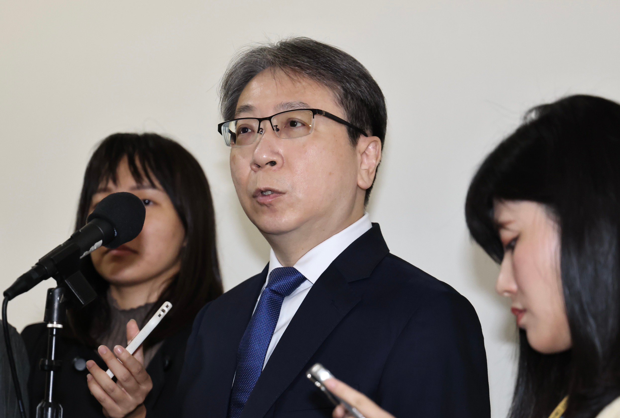 外傳總統賴清德近期出訪友邦國家,國安局長蔡明彥表示,如確定出訪會啟動相關維安計畫。林啟弘攝