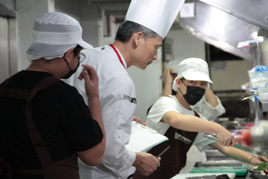 一年一度的開平餐飲主廚盃是許多國中生選手職類探索的指標盛事。