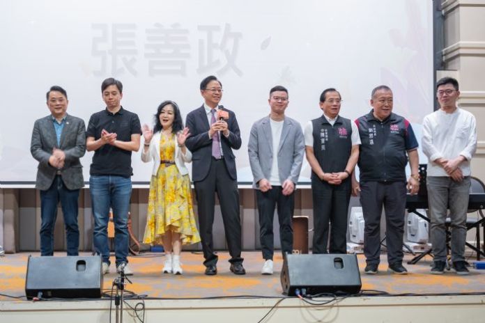 愛無限公益餐會中壢登場 張善政肯定視障舞者精彩演出 64 20241117223926426